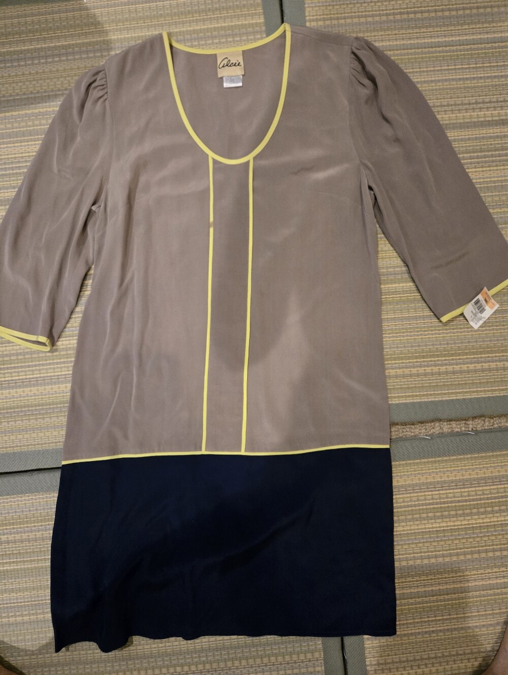 Alcee Silk Taupe & Navy Shift Dress with Yellow Trim New With Tags Small